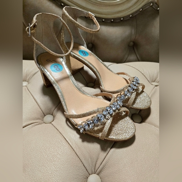 Badgley Mischka Gold Sandals Wide Heel Pump Crystals Wedding Party Size 8.5 8 - Picture 2 of 6